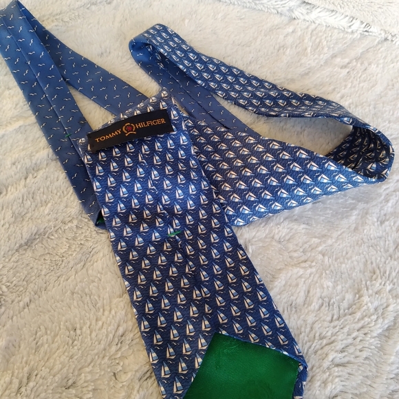 Tommy Hilfiger 100% silk - Picture 9 of 9